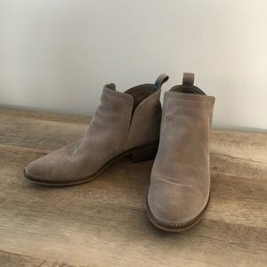 Dolce vita tessey suede ankle booties